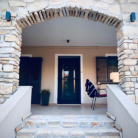 Ferienwohnungen VI La Mare With Heated Pool Zadar Exterior foto