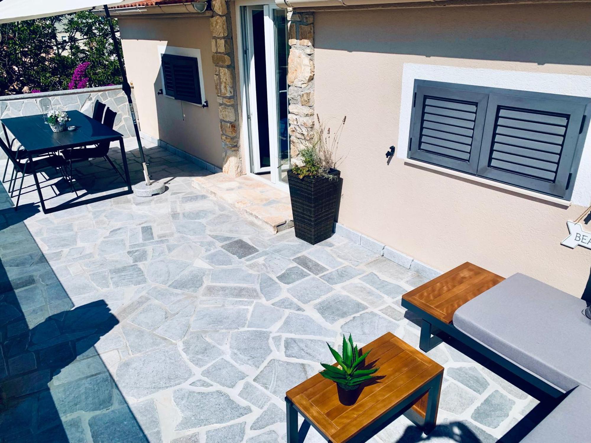 Ferienwohnungen VI La Mare With Heated Pool Zadar Exterior foto